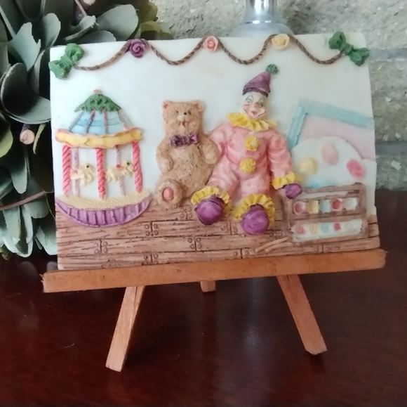 Table/Desk top Clown Portrait on Easel - Picture 4 of 13